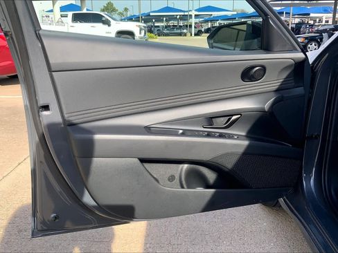 Used 2025 Hyundai Elantra Sport image 21