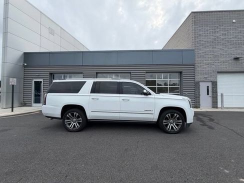 Used 2017 GMC Yukon XL Denali w/ Open Road Package AWD/4WD image 3