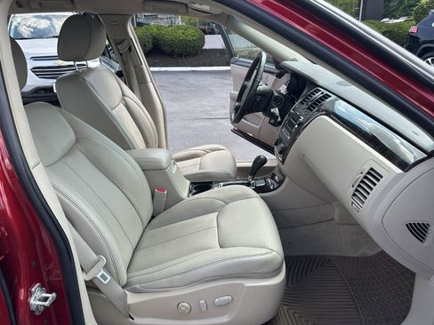 Used 2008 Cadillac DTS FWD image 42