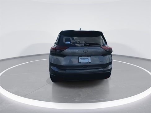 Used 2025 Nissan Rogue SV image 7