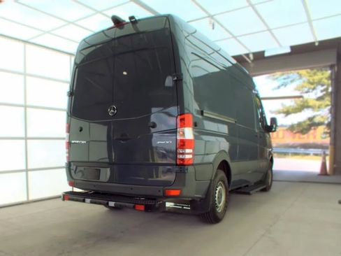 Used 2018 Mercedes-Benz Sprinter 2500 image 5