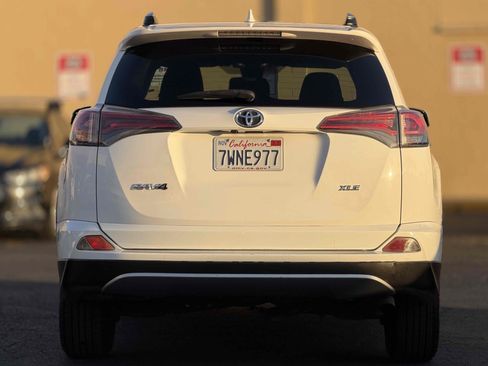 Used 2017 Toyota RAV4 XLE FWD image 9