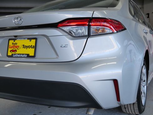 Certified 2024 Toyota Corolla LE image 18