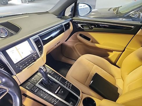 Used 2017 Porsche Macan S AWD/4WD image 6