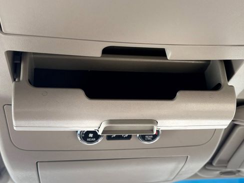 Used 2011 Nissan Armada SV image 73