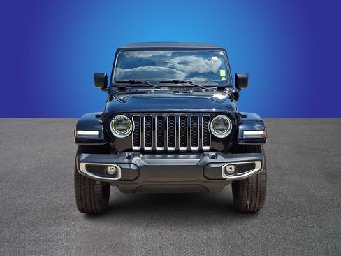 Used 2021 Jeep Wrangler Unlimited Sahara w/ Cold Weather Group AWD/4WD image 2