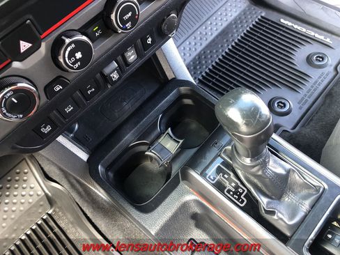 Used 2019 Toyota Tacoma TRD Off-Road image 15