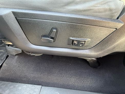 Used 2018 RAM 3500 SLT w/ Cold Weather Group image 18