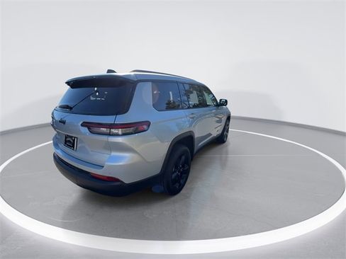 New 2025 Jeep Grand Cherokee L Altitude image 8