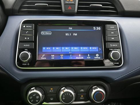 Used 2023 Nissan Versa SV image 14