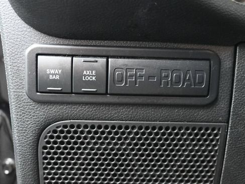 Used 2016 Jeep Wrangler Unlimited Rubicon w/ Connectivity Group AWD/4WD image 18