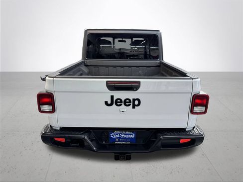 Used 2022 Jeep Gladiator Sport AWD/4WD image 6
