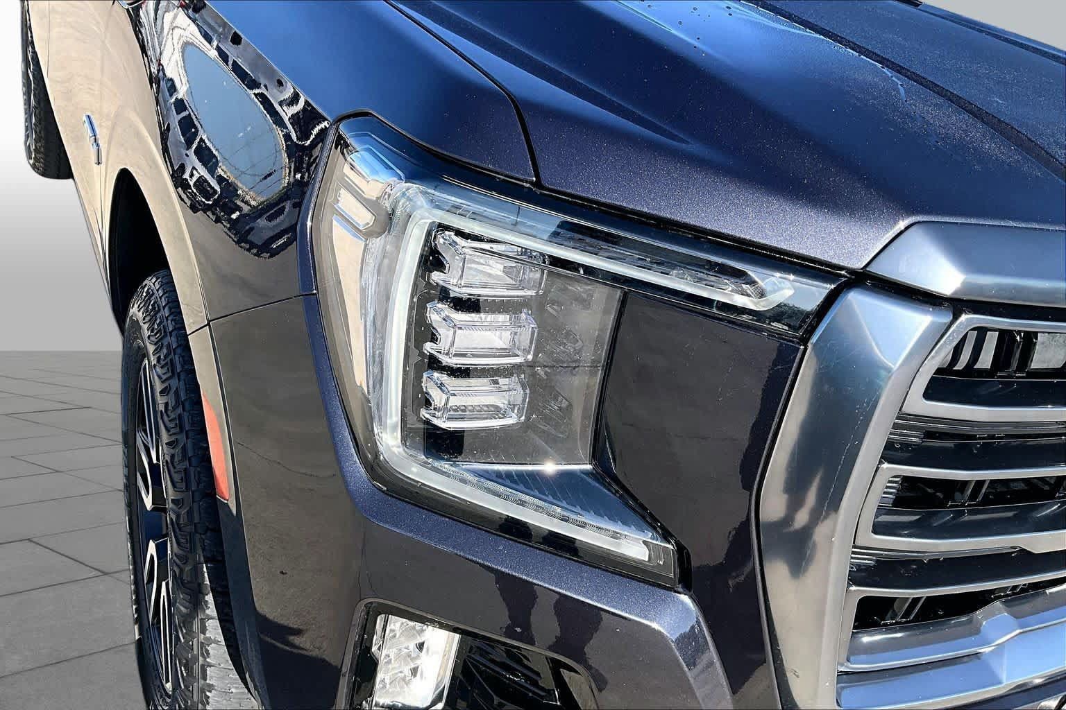 Used 2023 GMC Yukon AT4 w/ AT4 Premium Plus Package AWD/4WD image 27