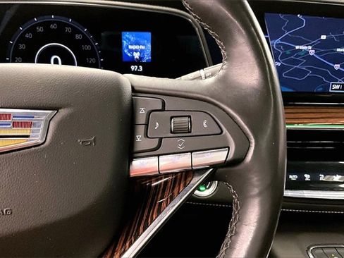 Used 2023 Cadillac Escalade Premium Luxury image 25