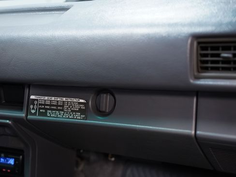 Used 1988 Toyota Pickup 4x4 Regular Cab image 39