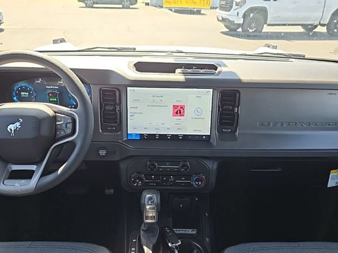 New 2025 Ford Bronco 4-Door AWD/4WD image 15