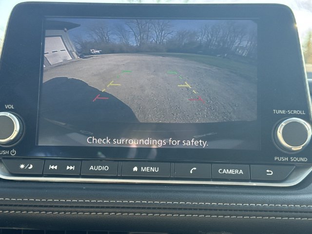 Used 2023 Nissan Rogue S AWD/4WD image 16