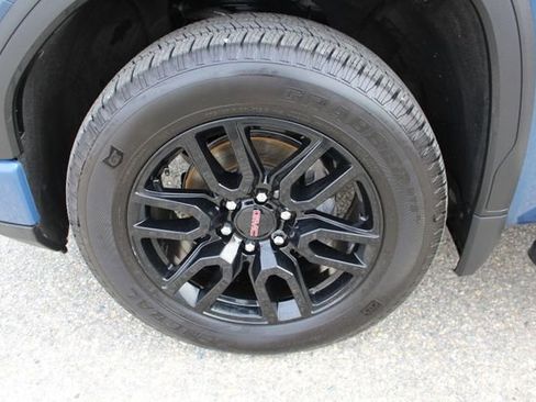 Used 2025 GMC Sierra 1500 Elevation image 7