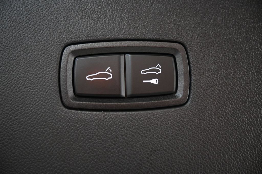 Certified 2024 Porsche Cayenne S AWD/4WD image 38