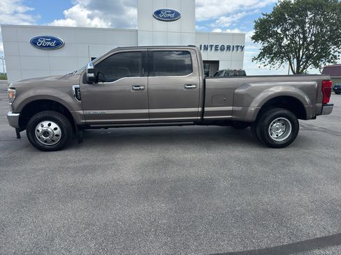 Used 2022 Ford F350 Lariat w/ Lariat Ultimate Package AWD/4WD image 2