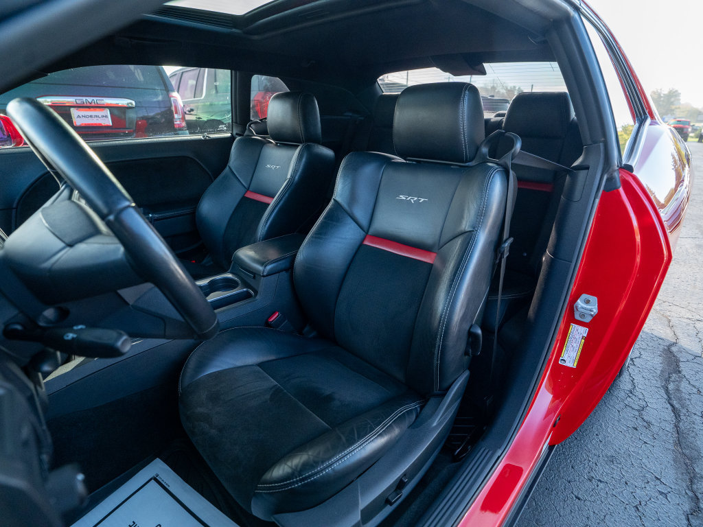 Used 2009 Dodge Challenger SRT8 w/ SRT Option Group II RWD image 17