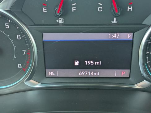 Used 2023 Chevrolet Traverse LT FWD image 31