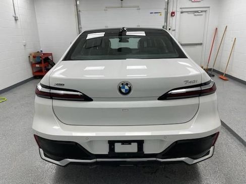 Certified 2025 BMW 740i xDrive image 3