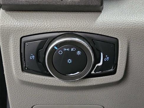 Used 2022 Ford F550 4x4 Crew Cab Super Duty w/ Power Equipment Group image 33