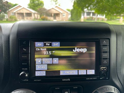 Used 2017 Jeep Wrangler Sport w/ Quick Order Package 24S AWD/4WD image 13