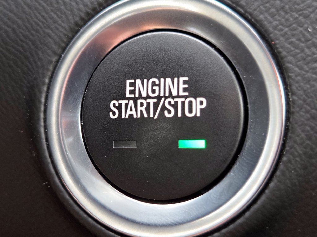 Used 2023 GMC Terrain SLE FWD image 32