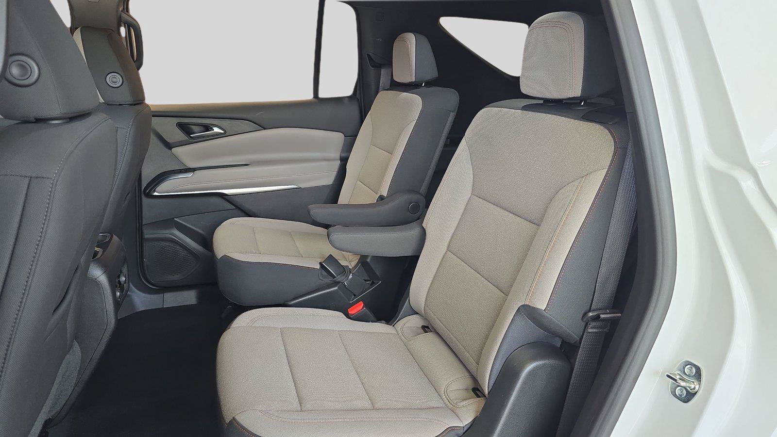Used 2026 Chevrolet Traverse LT w/ Driver Confidence Package FWD image 18