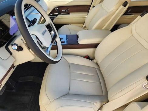 New 2026 Land Rover Range Rover SE image 9