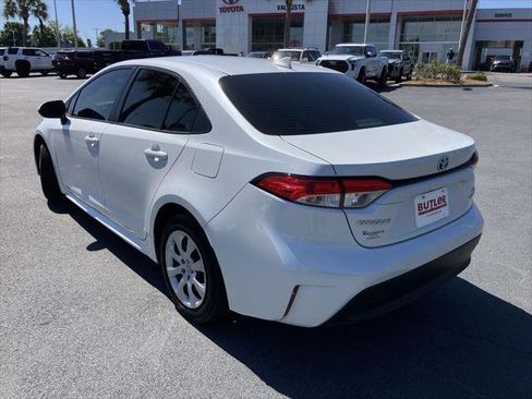 Certified 2024 Toyota Corolla LE FWD image 3