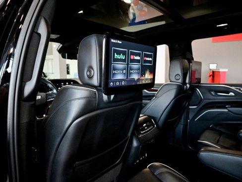 Used 2023 Cadillac Escalade ESV Premium Luxury image 31