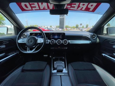 Used 2021 Mercedes-Benz GLB 250 4MATIC image 29