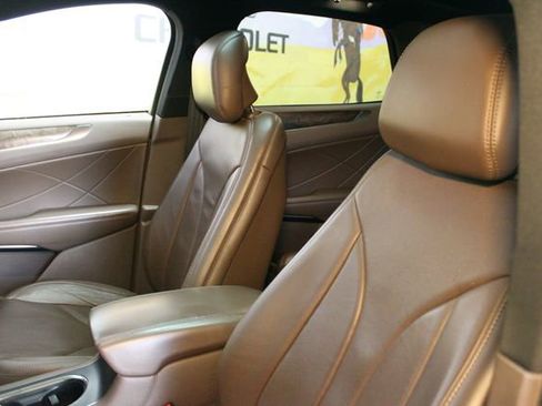 Used 2017 Lincoln MKC Reserve w/ Lincoln MKC Climate Package image 19