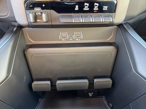 New 2026 RAM 1500 Big Horn AWD/4WD image 36