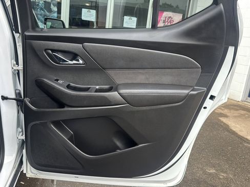 Used 2023 Chevrolet Traverse High Country FWD image 26