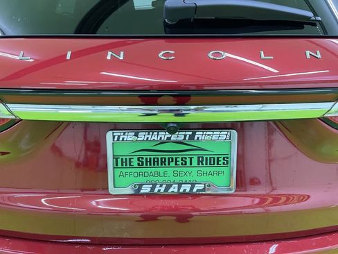 Used 2020 Lincoln Corsair AWD w/ Premium Package image 13