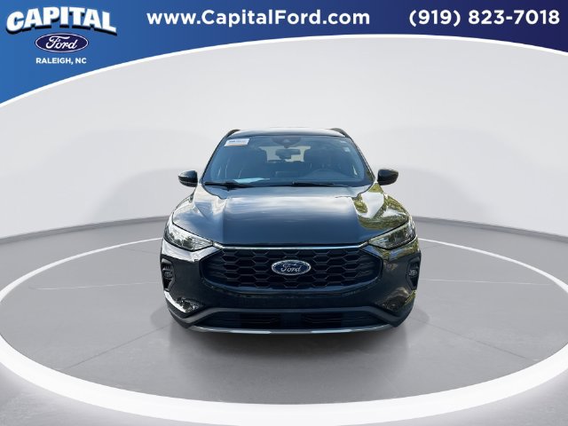 Certified 2025 Ford Escape ST-Line Select AWD/4WD image 3