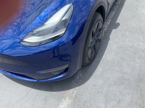 Used 2024 Tesla Model Y Long Range AWD/4WD image 2