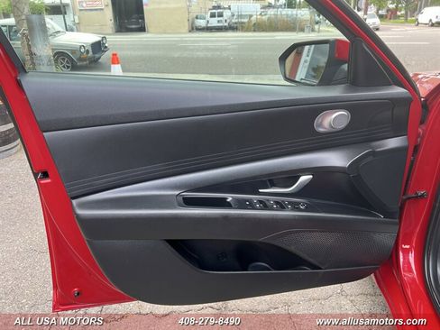 Used 2022 Hyundai Elantra Blue FWD image 14