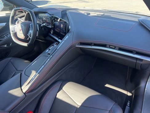 Used 2022 Chevrolet Corvette Stingray Premium Conv w/ Z51 Performance Package RWD image 19