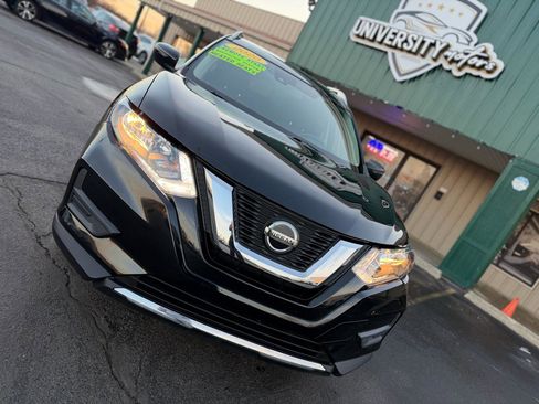 Used 2020 Nissan Rogue SV image 9
