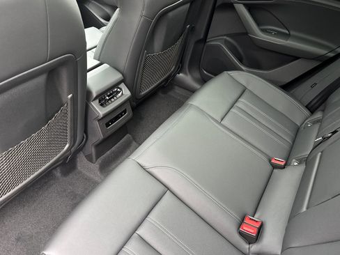 New 2025 Audi Q6 e-tron Premium Plus image 9