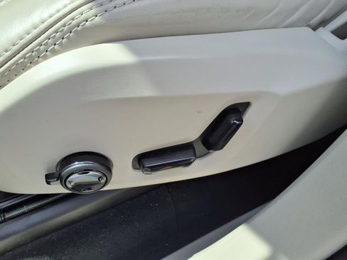 Used 2024 Volvo XC90 T8 Ultimate image 16