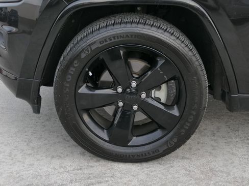 Used 2015 Jeep Grand Cherokee Altitude image 9