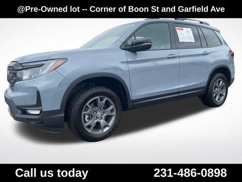 Used 2025 Honda Passport TrailSport image 2