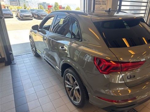 Used 2023 Audi Q3 2.0T Premium Plus w/ Premium Plus Package AWD/4WD image 3