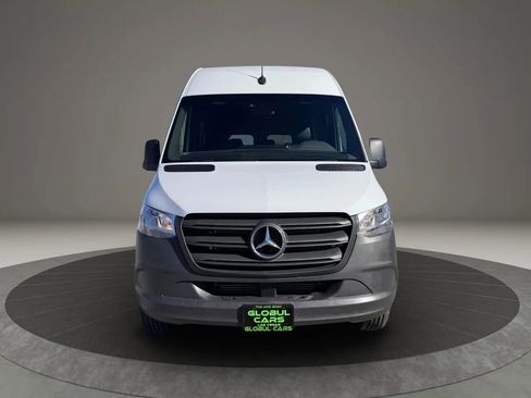 Used 2021 Mercedes-Benz Sprinter 2500 image 2